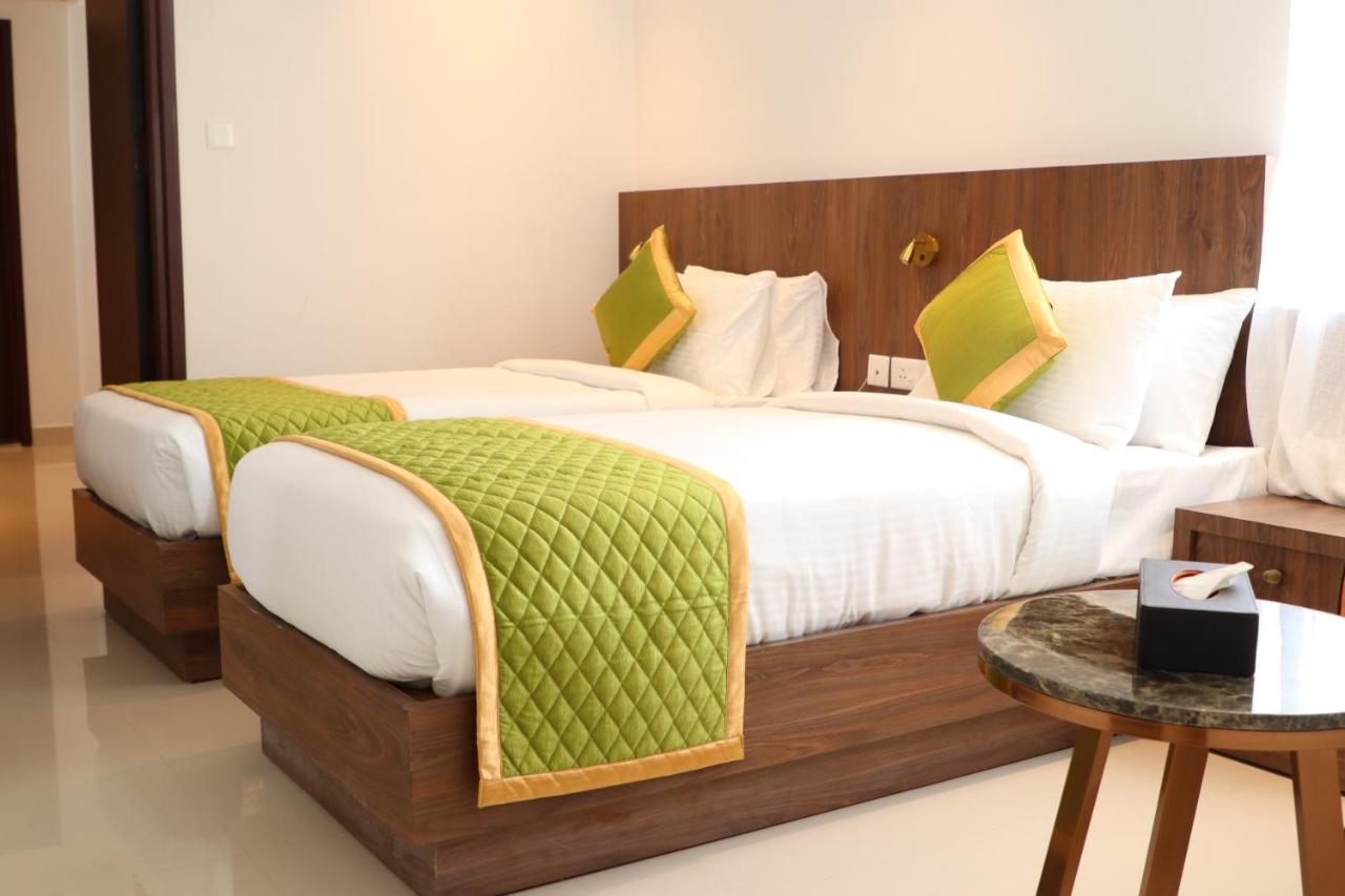 Hotel Seven Lights Kochi Exterior foto