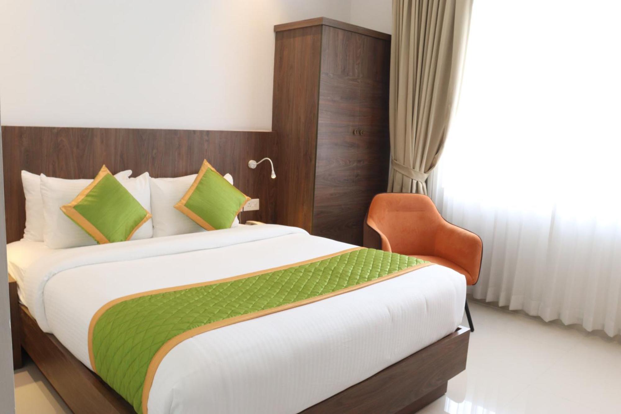 Hotel Seven Lights Kochi Exterior foto