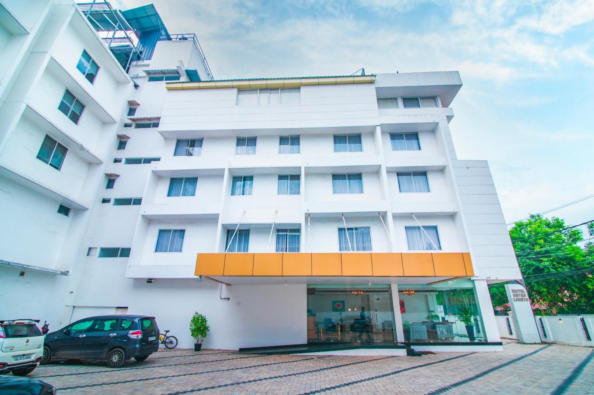 Hotel Seven Lights Kochi Exterior foto