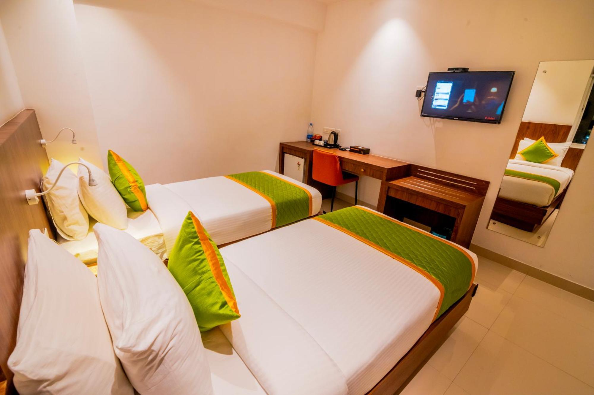 Hotel Seven Lights Kochi Exterior foto