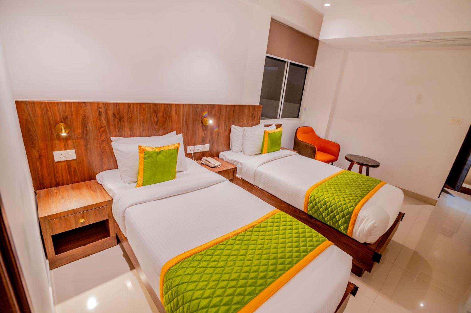 Hotel Seven Lights Kochi Exterior foto