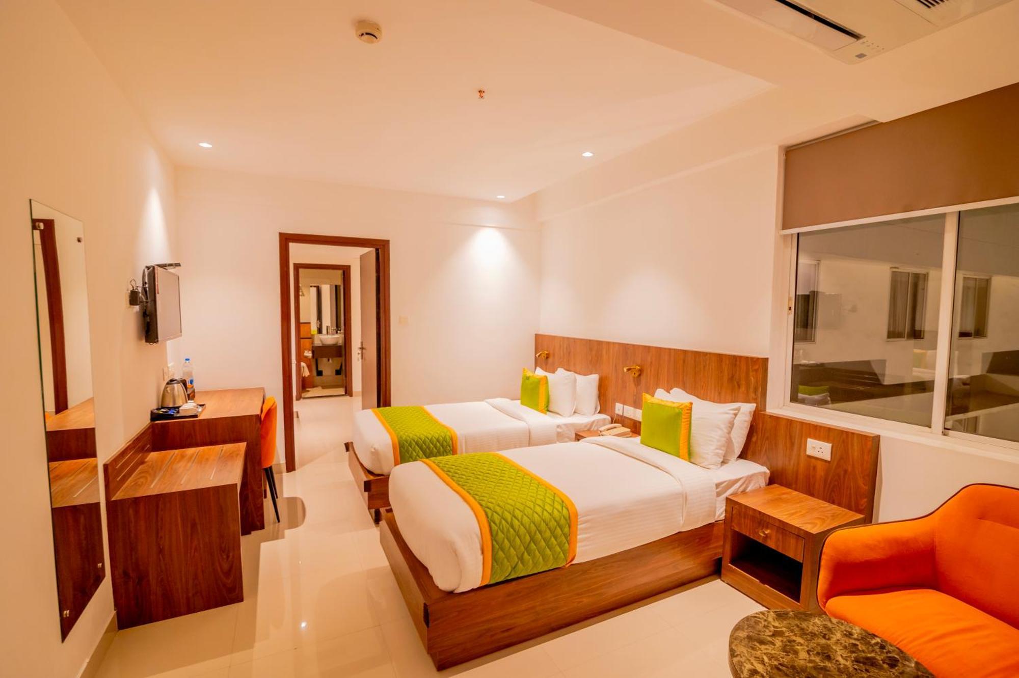 Hotel Seven Lights Kochi Exterior foto