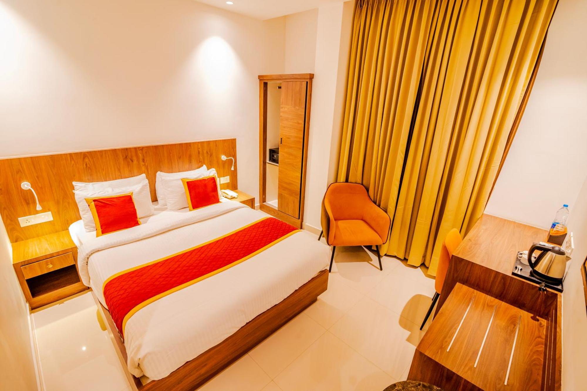 Hotel Seven Lights Kochi Exterior foto