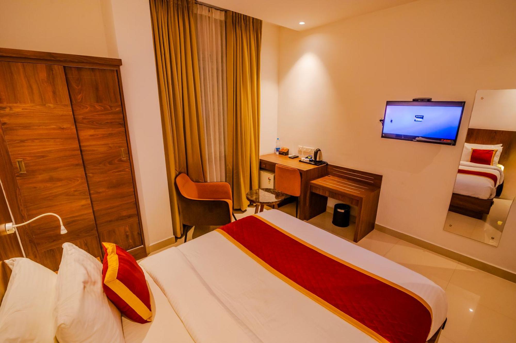 Hotel Seven Lights Kochi Exterior foto