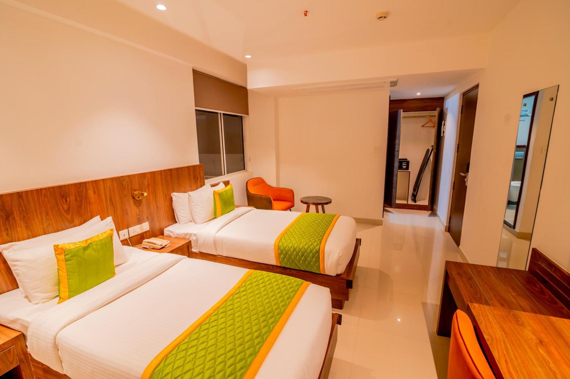 Hotel Seven Lights Kochi Exterior foto