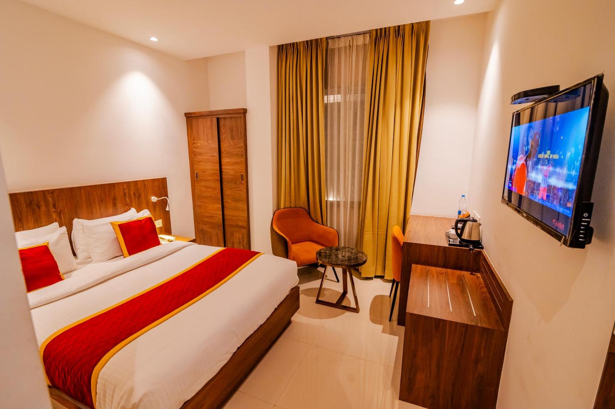 Hotel Seven Lights Kochi Exterior foto
