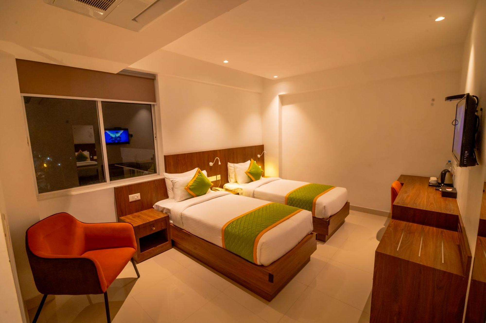 Hotel Seven Lights Kochi Exterior foto